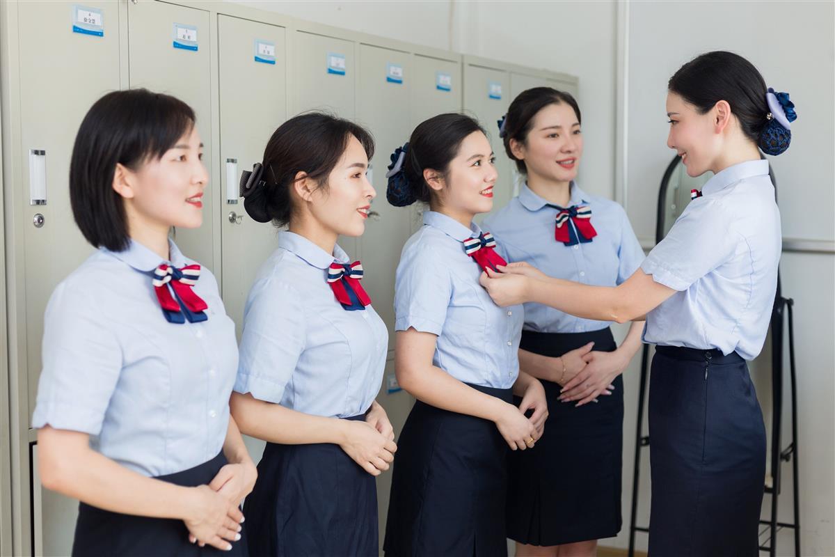 阅兵场上英姿飒爽 大