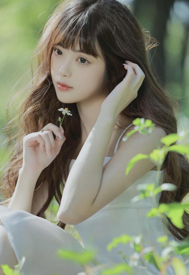 女班长把腿扒开让我捅